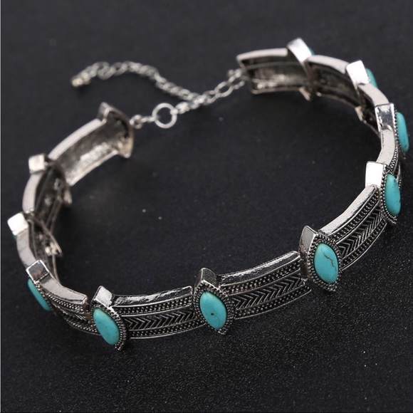 TURQUOISE & SILVER🦋CHOKER STATEMENT NECKLACE - Picture 3 of 5